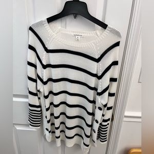 White and black sweater- brand new never worn. Size XXL